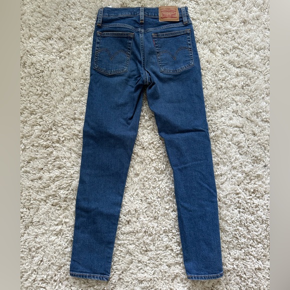 Levi’s Wedgie fit Jeans - Picture 2 of 2